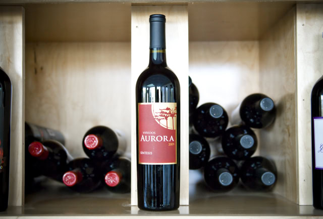 Viñedos Aurora Albariño Wine Label. Photo by Christopher Briggs Photography.